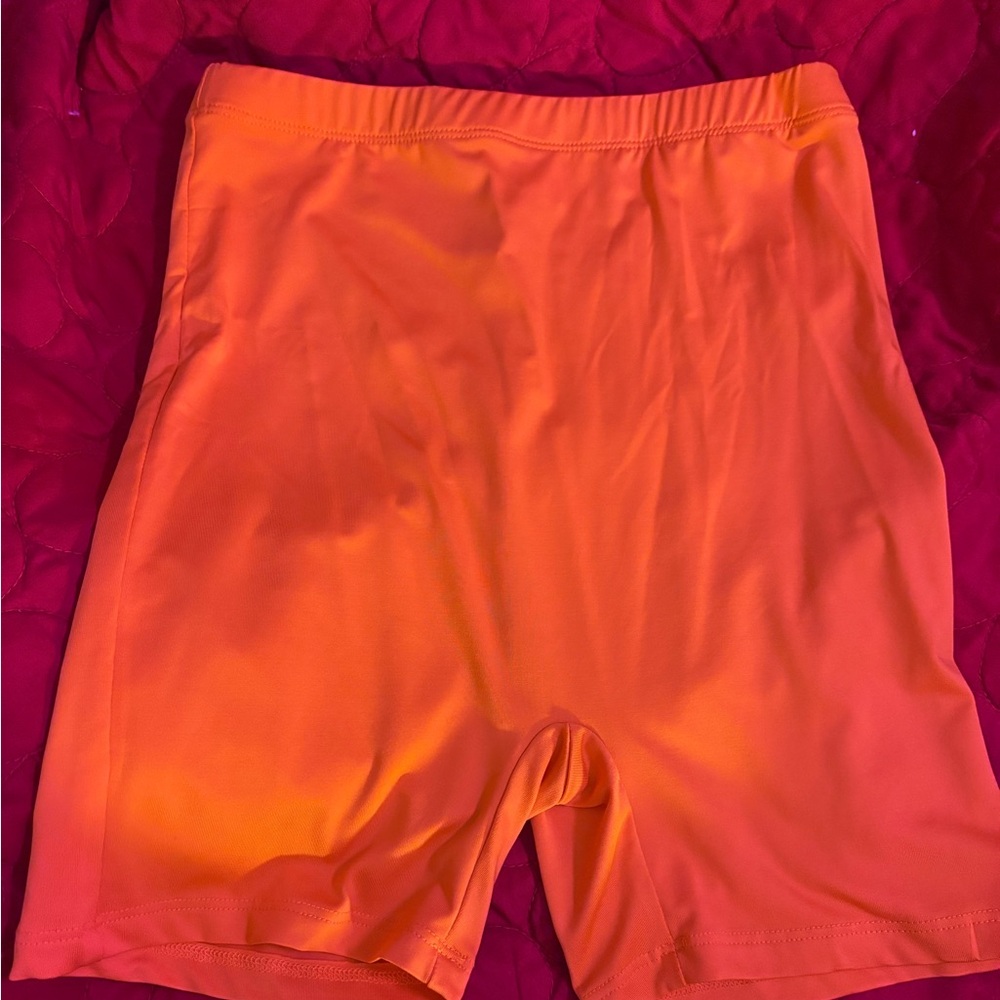 Short set - Picture 3 of 3